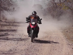 Net voor Gwanda in Zimbabwe op die railroad service pad