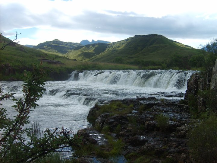 Waterval langs Grenspos
